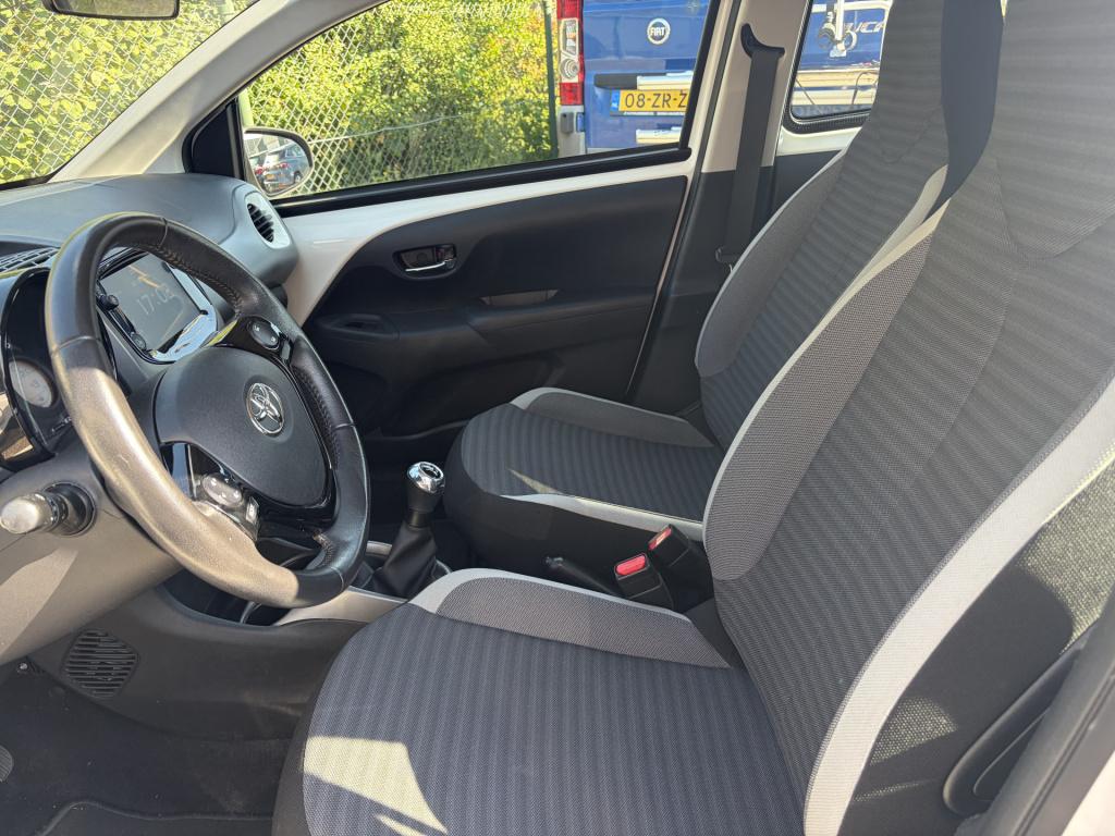 Toyota Aygo 1.0 vvt-i x-play