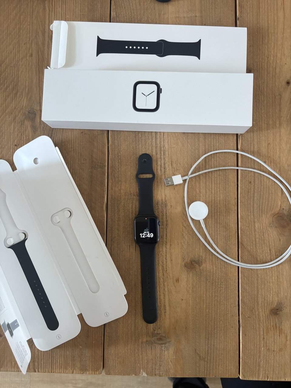 Apple Watch Series 4 (44mm) – Space Gray