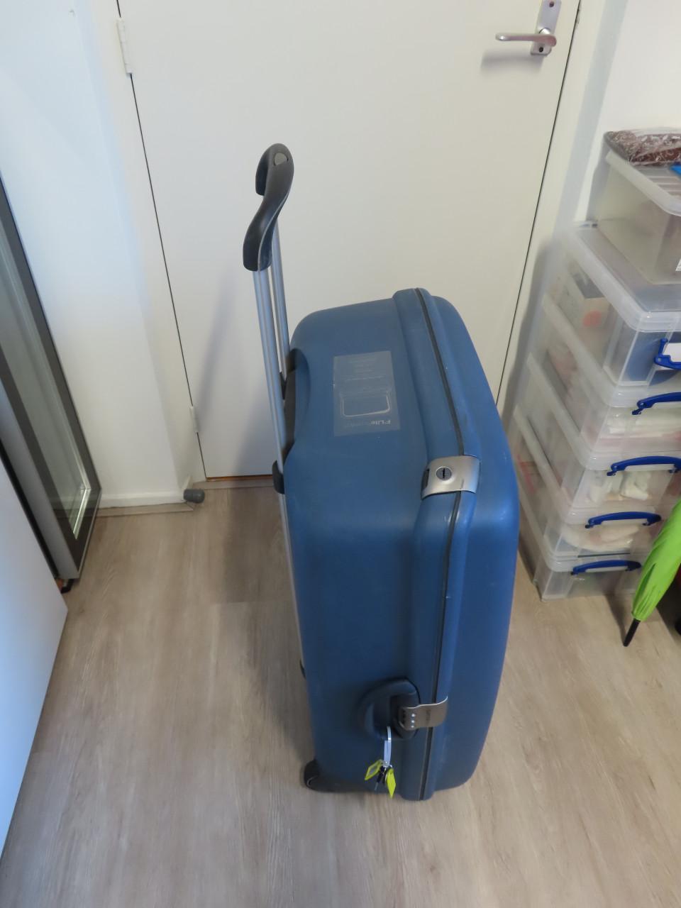 Grote Samsonite koffer €.70,00 Code: 1910 Flite comfort Kleur: Blauw Diep: