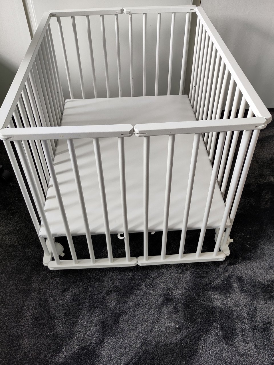 Baby box Inklapbaar met wieltjes