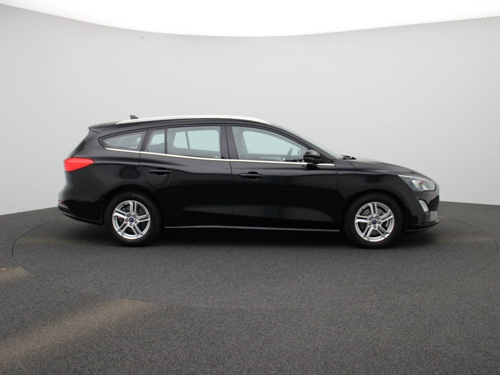 Ford Focus wagon 1.0 ecoboost hybrid trend edition business | cruise contro