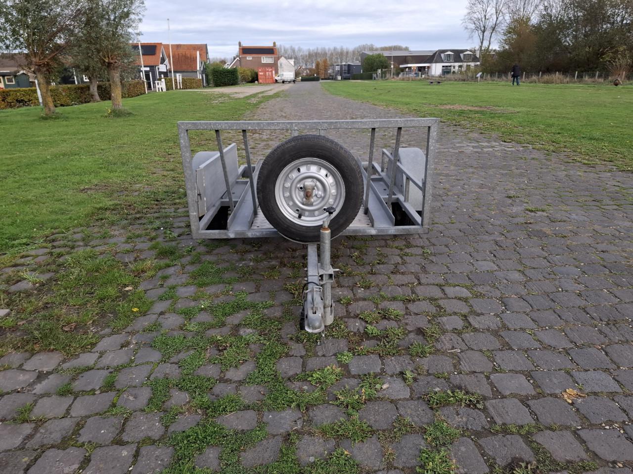 Motor transport aanhanger