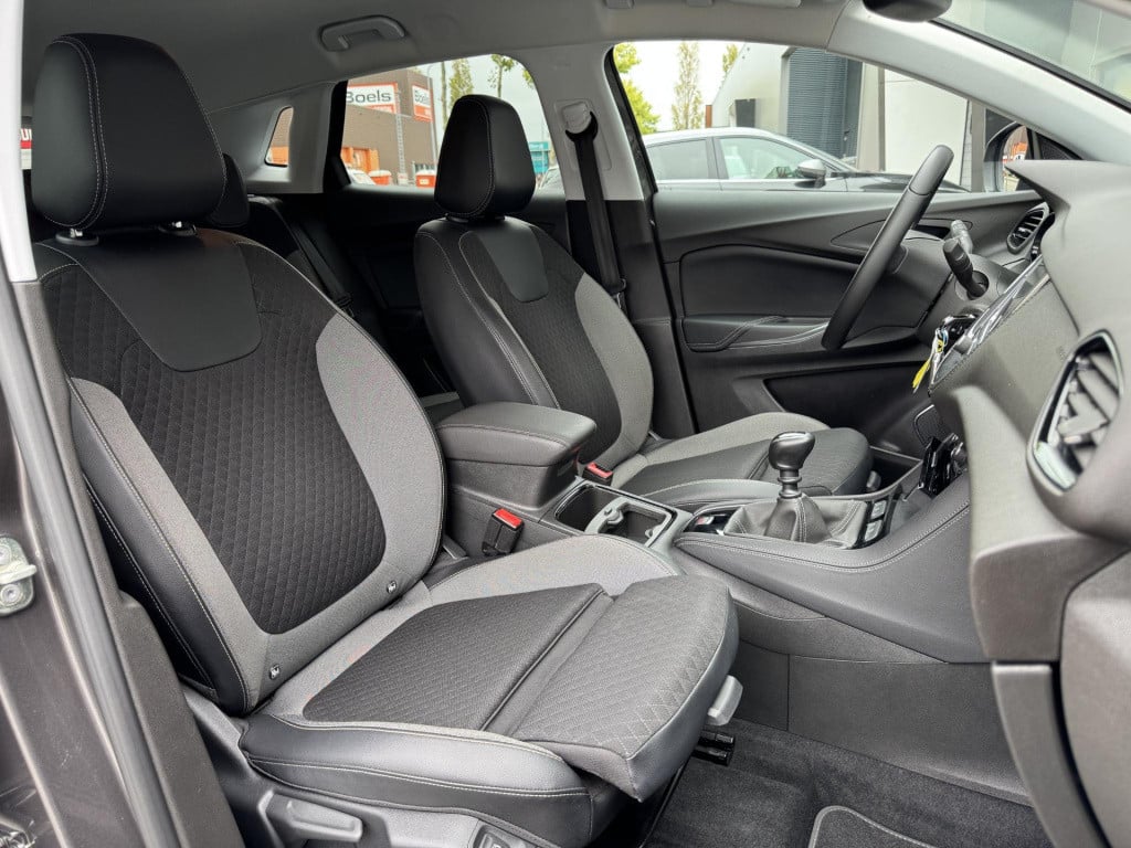 Opel Grandland X 1.2 turbo business + | trekhaak | navigatie | camera | app