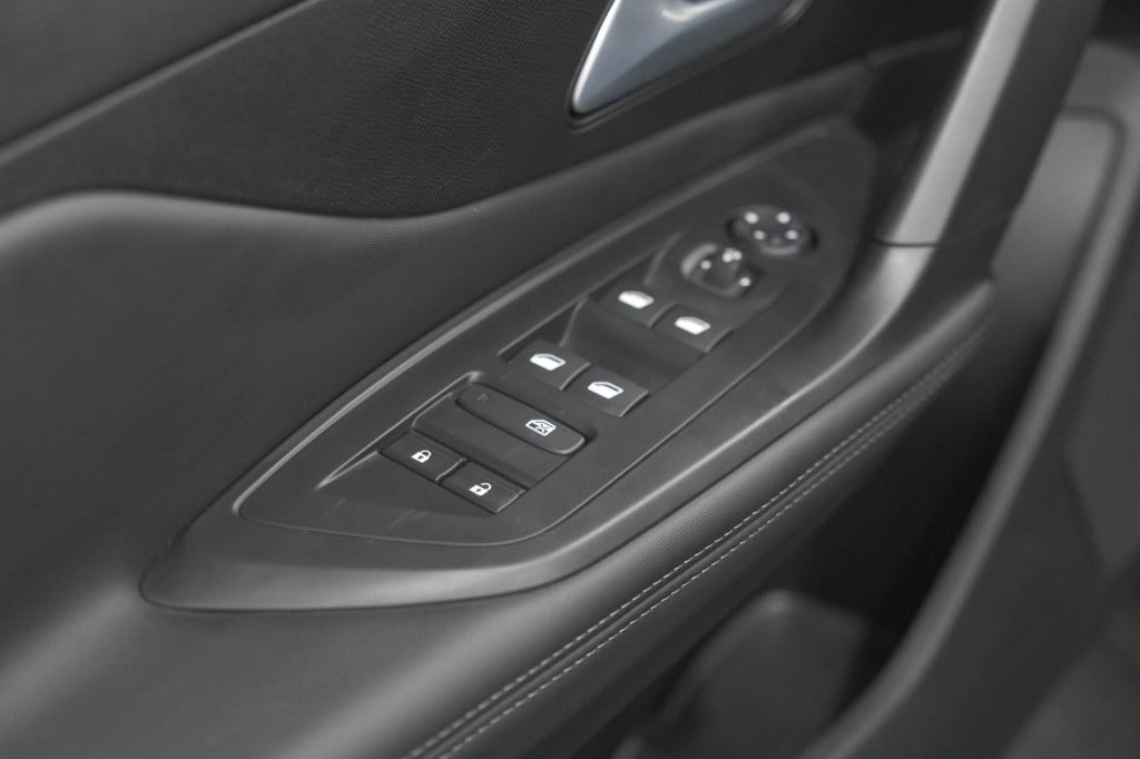 Peugeot 408 1.2 hybrid 136 e-dsc6 allure | 360 camera | navigatie | parkeer