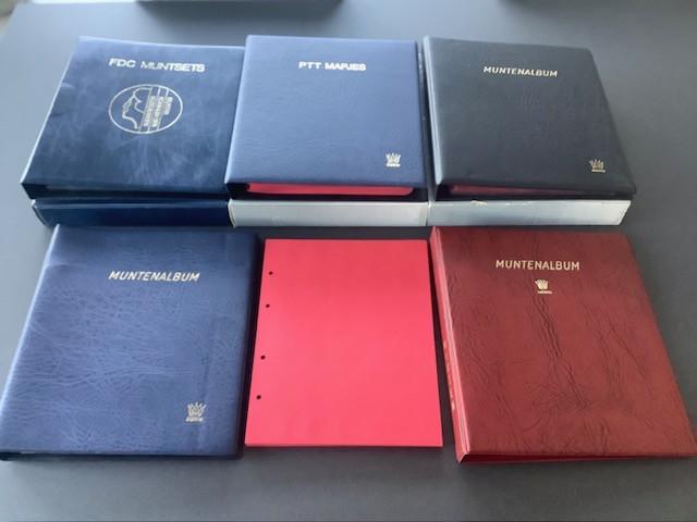 Doos met 5 Importa albums en bladen (gebruikt).