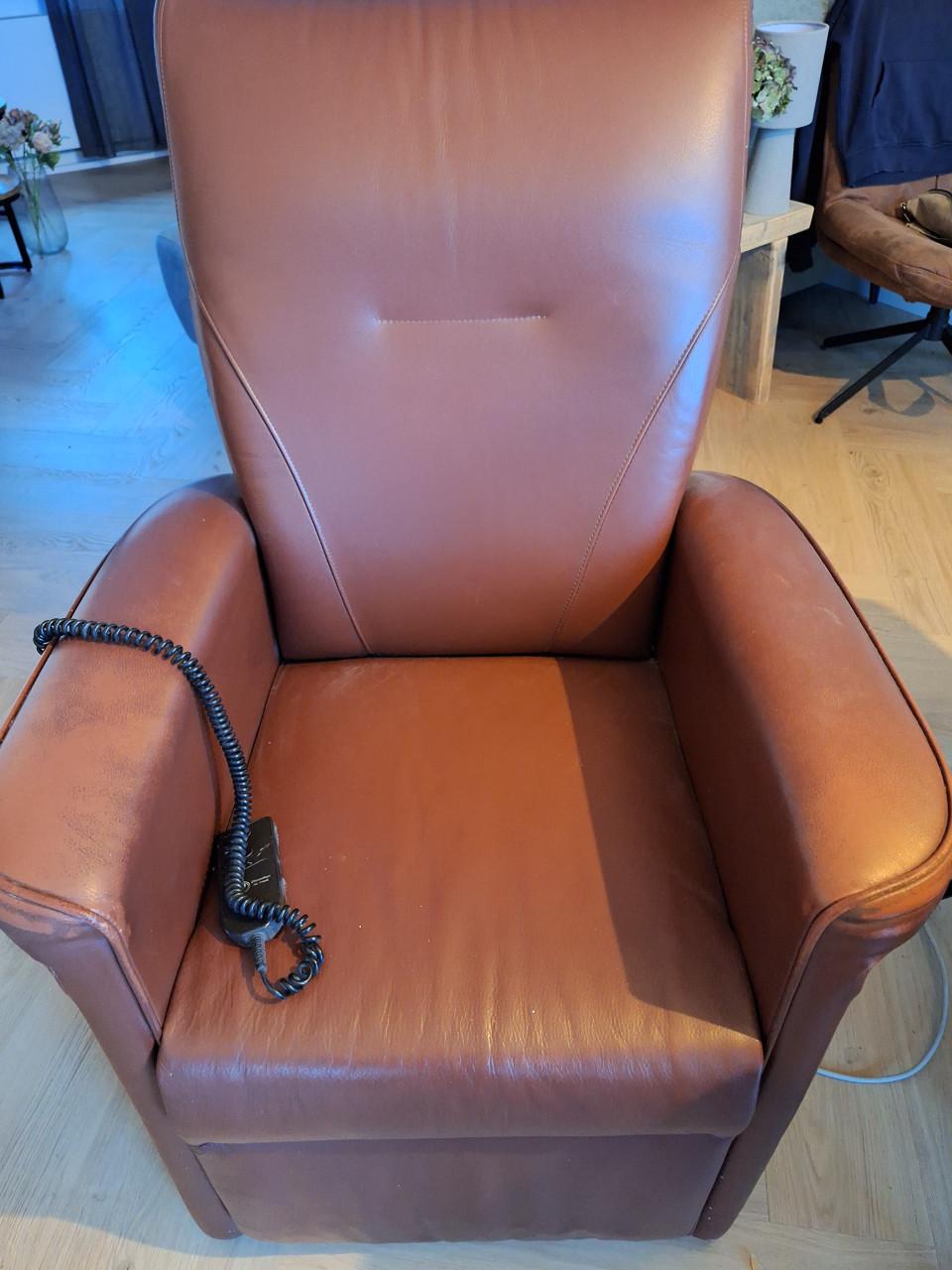 Gebruikte electrische leren sta op stoel