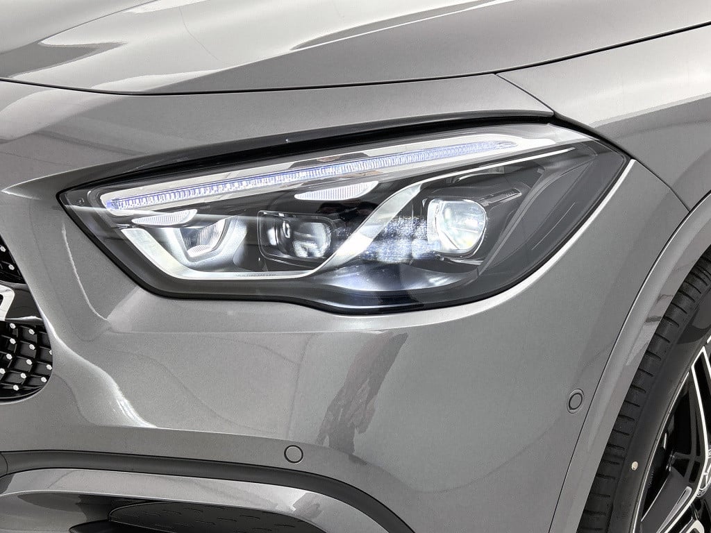 Mercedes-Benz Gla-klasse 180 business solution amg | nightpakket | trekhaak