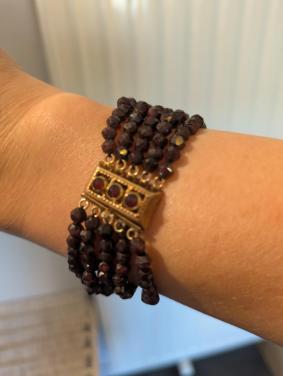 Antiek granaat armband opgebouwd uit 5 snoeren
