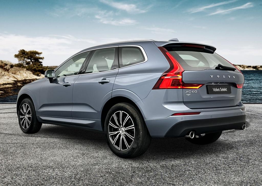 Volvo XC60 t5 253pk momentum| adap.cruise| leder| trekhaak| stoel.verw|