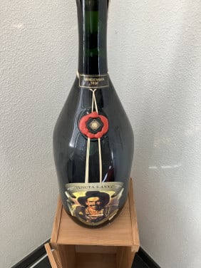 Te koop in krat grote 5 liter fles rode wijn uit 1996
