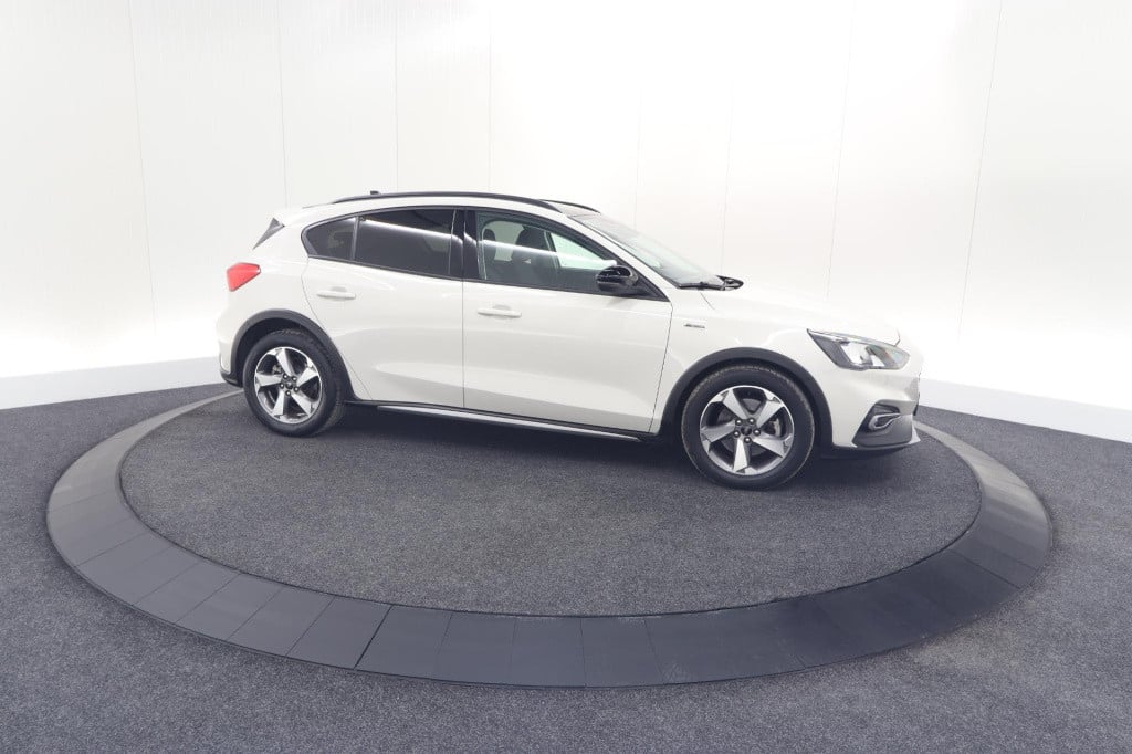 Ford Focus 1.5 ecoboost active business | lage kilometerstand | navigatie |
