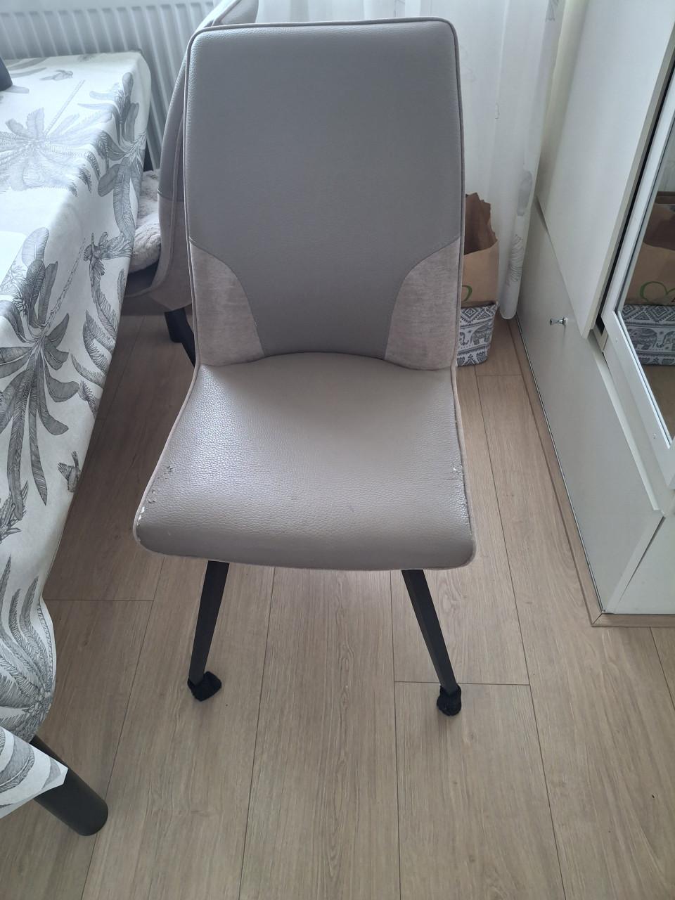 GRATIS AFHALEN 4 STOELEN