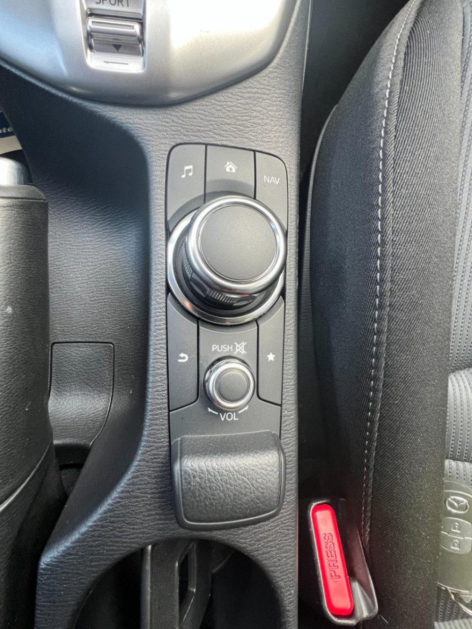 Mazda Cx-3 2.0 automaat skyactiv-g 120 ts+, navi, trekhaak enz..