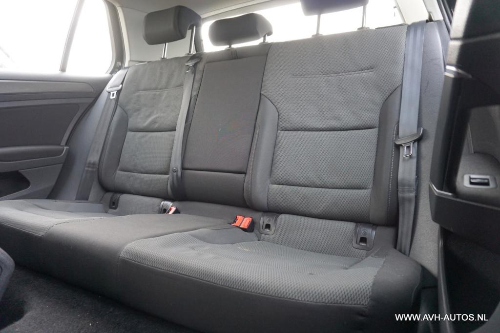 Volkswagen Golf 1.6 tdi highline bluemotion