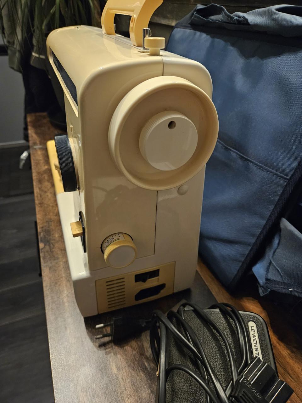 Werkende Lewenstein Amazone 6 Naaimachine - incl onderdelen