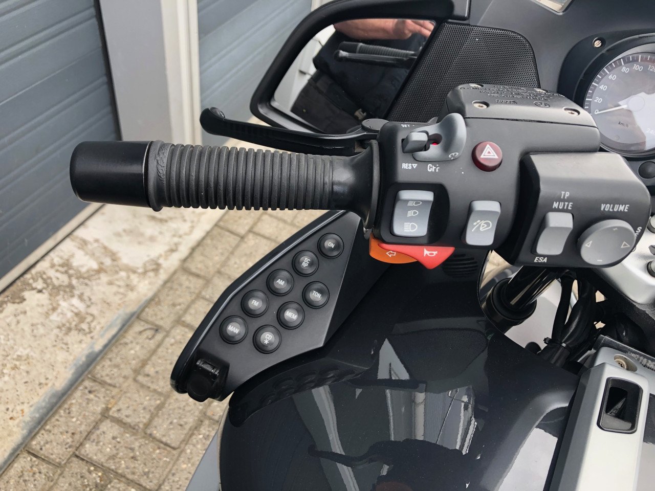 Zeer nette BMW R1200RT '05 met 112 dkm, cruisecontrol, CD, topkoffer €4250
