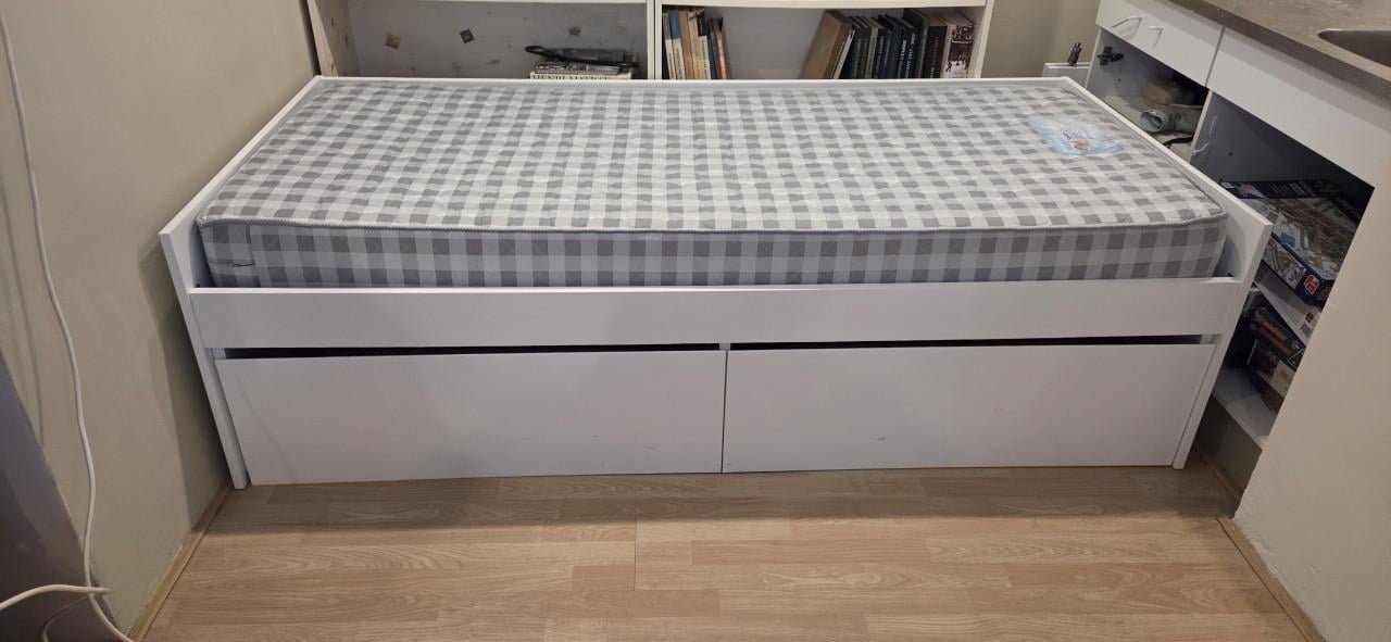 Logeerbed