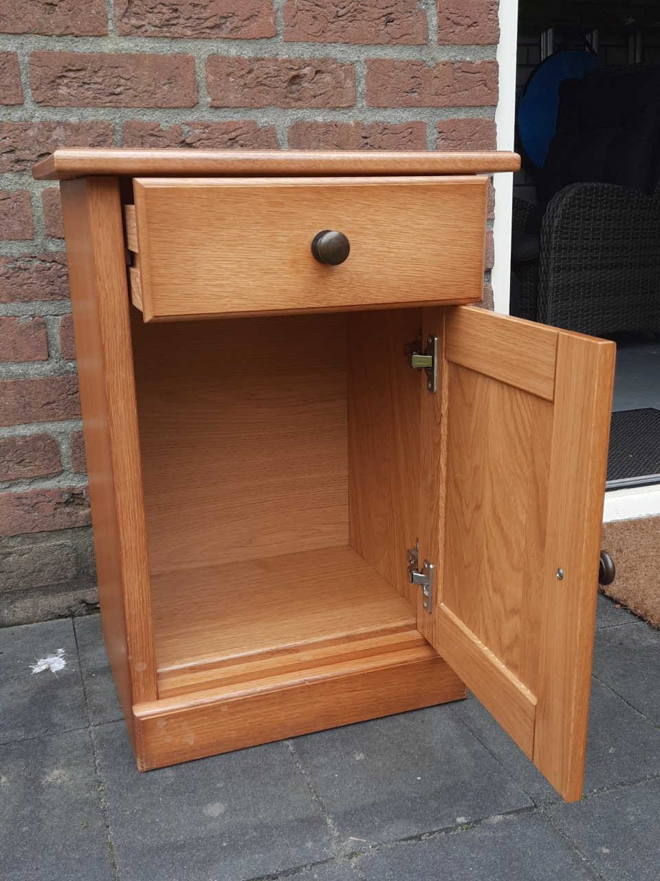 Eikenhouten nachtkastje