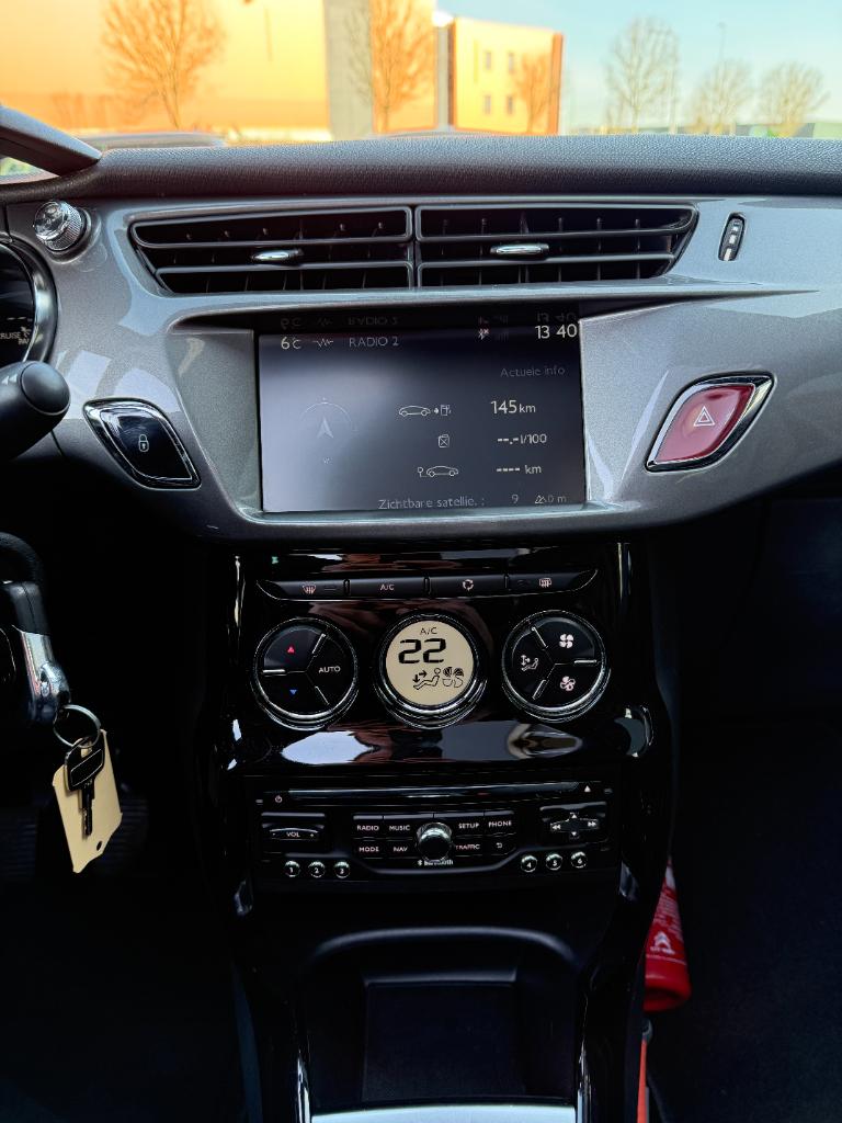 Citroen DS3 cabrio 1.2 vti - so chic