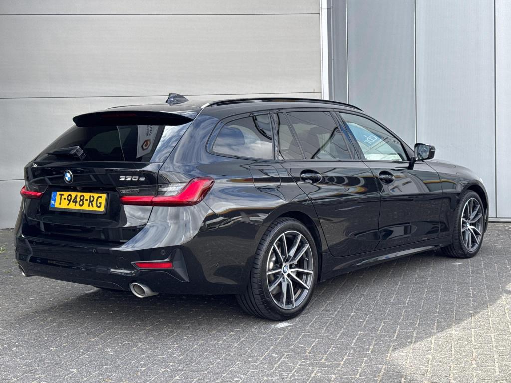 BMW 3-serie touring 330e sportline | panodak | plug-in hybrid
