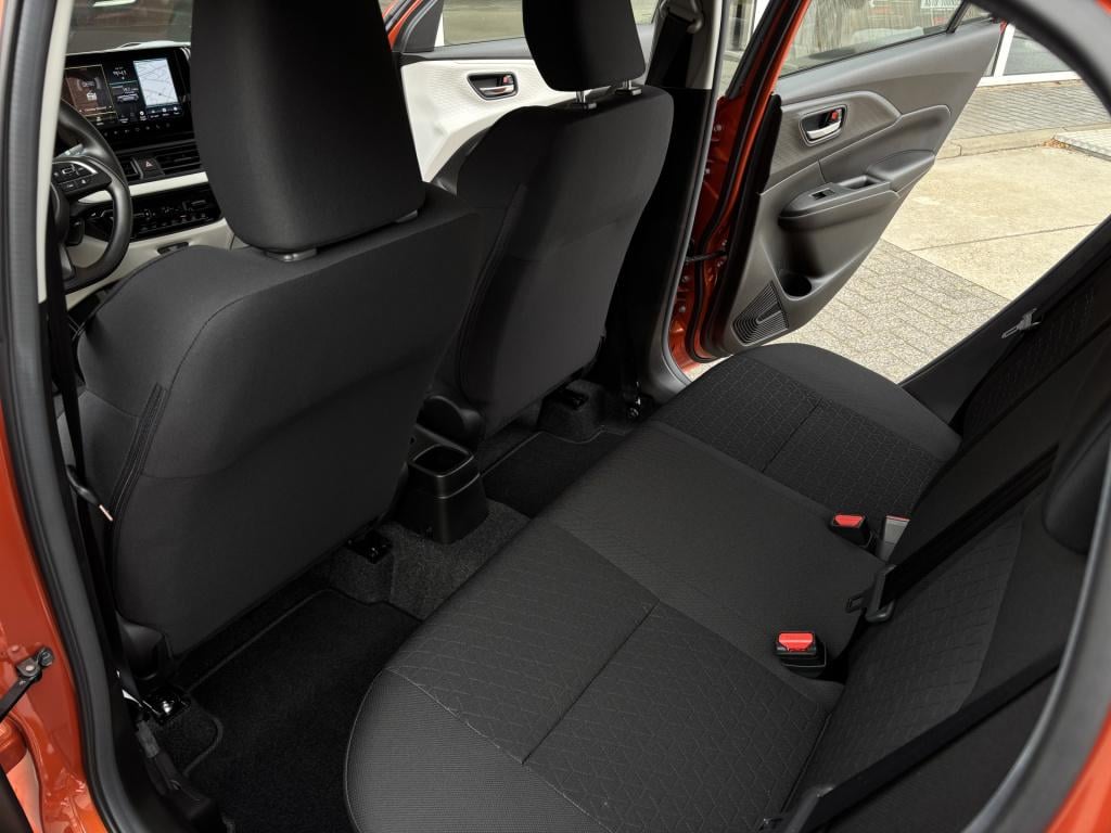 Suzuki Swift 1.2 comfort smart hybrid black orange edition/2250 korting