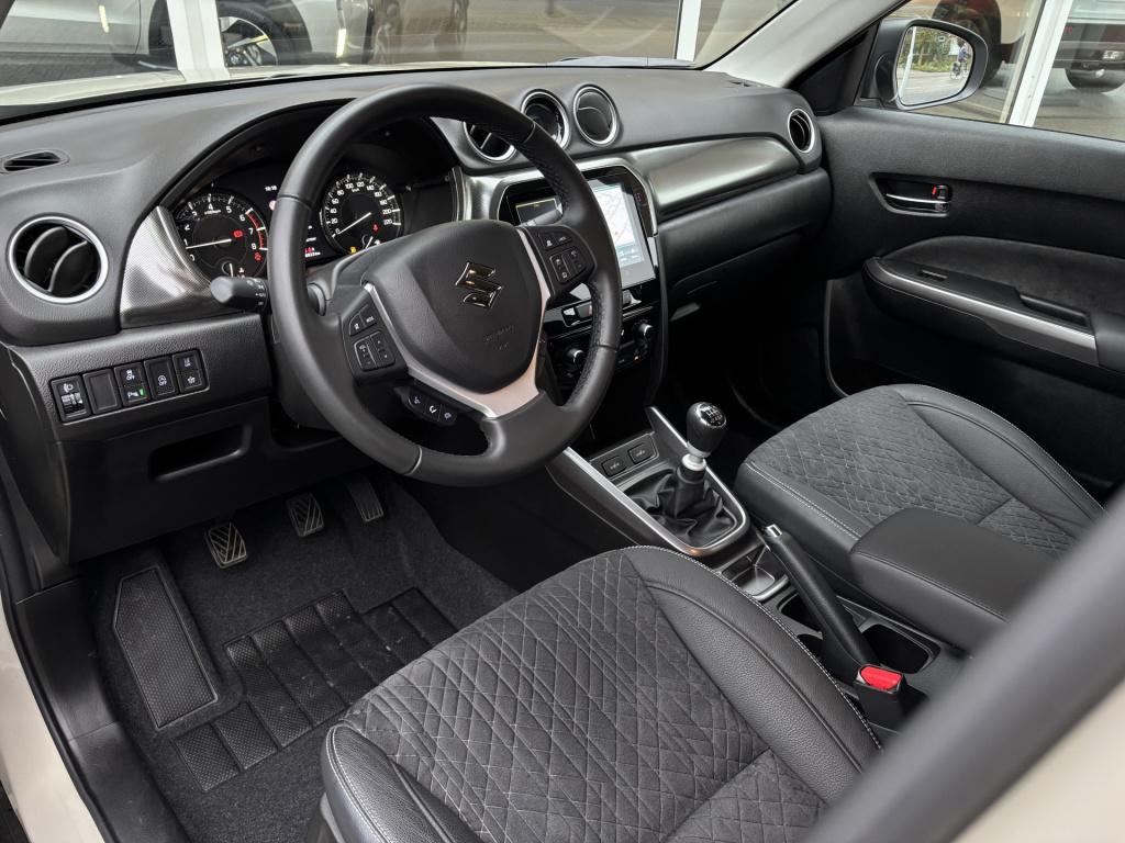 Suzuki Vitara style 1.4 boosterjet smart hybrid