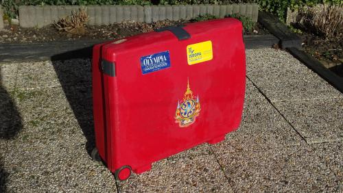 Stevige koffer verrijdbaar