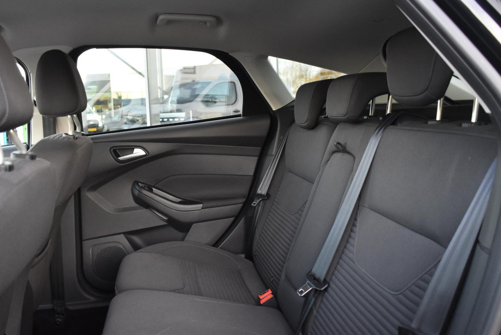 Ford Focus 1.0 titanium edition | climate control | cruise control | parkee