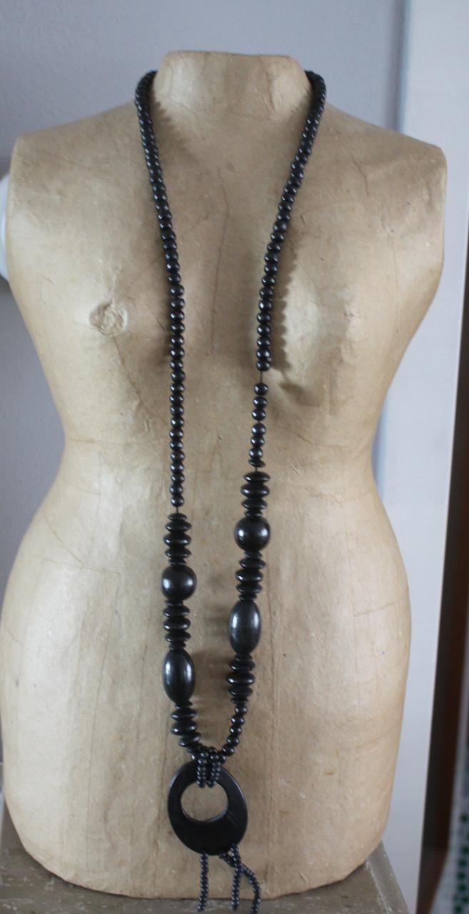 Zwarte houten ketting