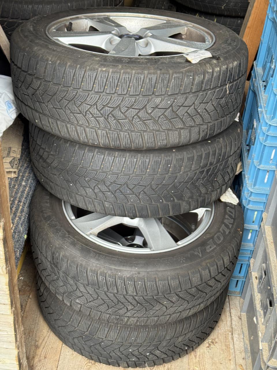 Winterbanden Volvo V40 Lichtmetalen Velg