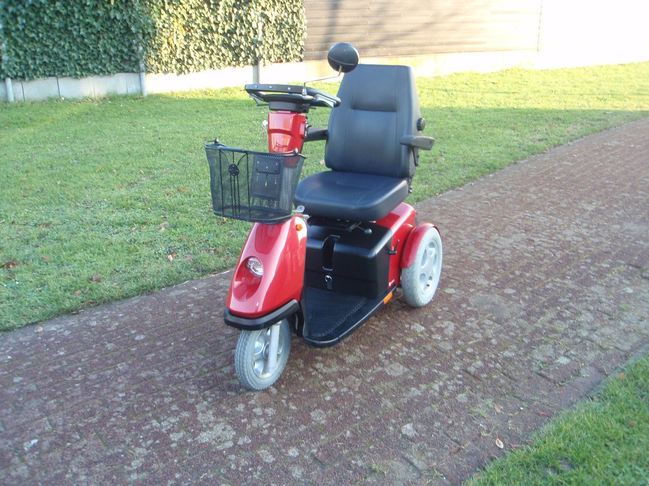Zgan Trophy 6 best geveerde scootmobiel met 3wielen met nog maar 2463 km !