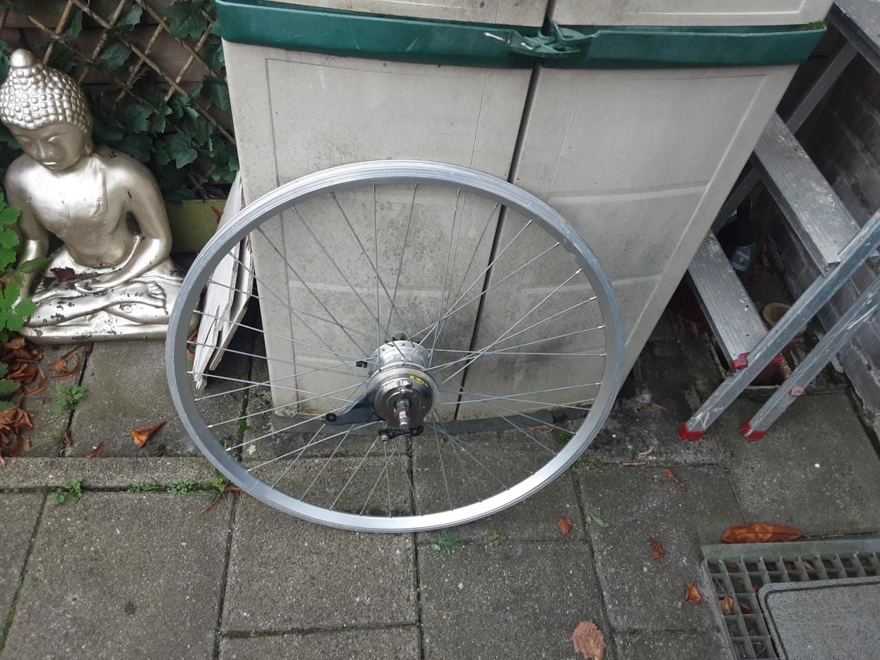 28 inch nexus  (SG-7R46)achterwiel, 7 speed,rollerbrake rem