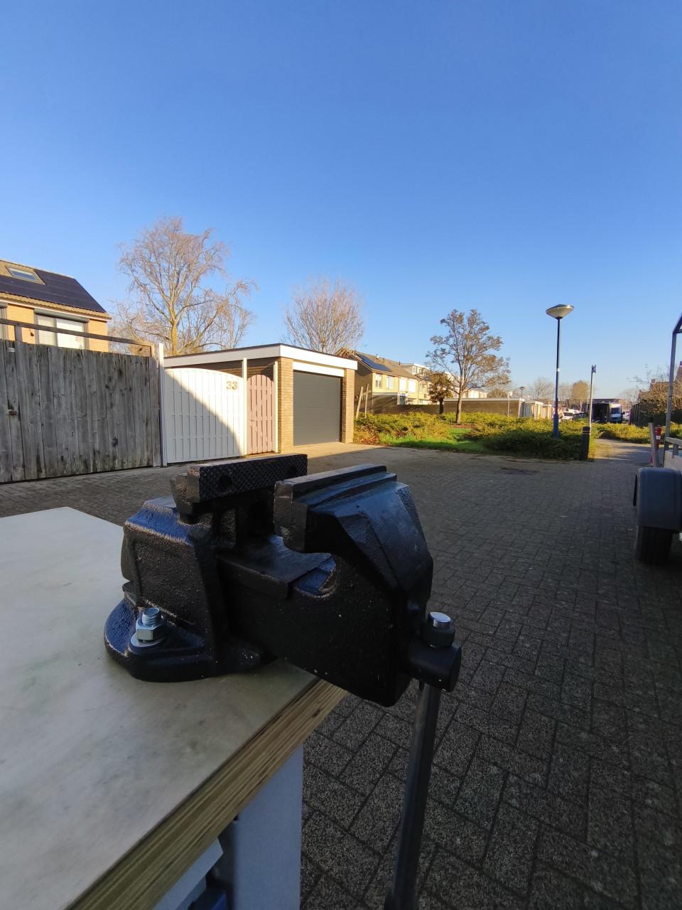 Goede en verrijdbare werkbank te koop