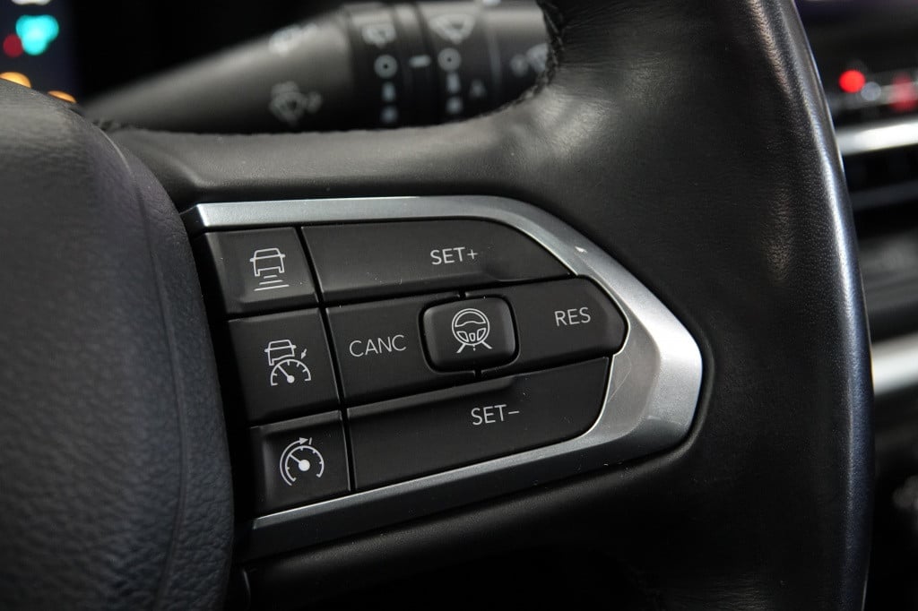 Jeep Compass 4xe 240 | pano | acc | led | 360' camera |