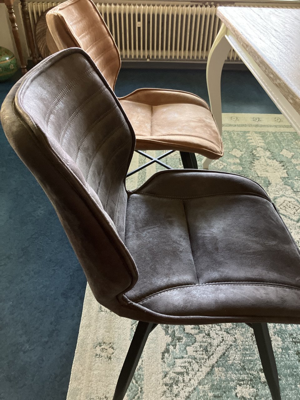 Grenen eettafel met 6 stoelen