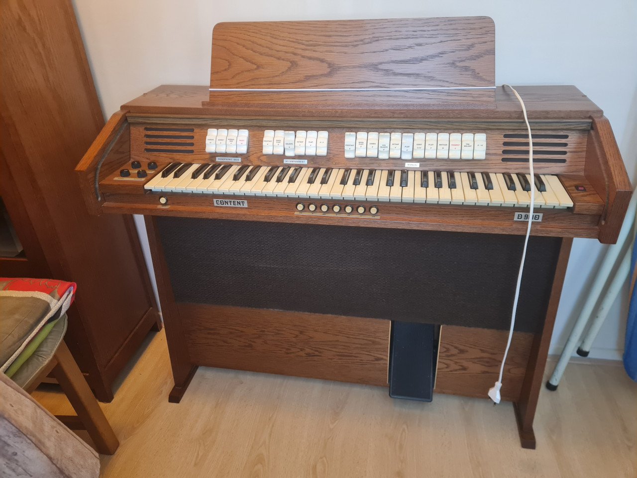 Electrisch orgel, merk Content