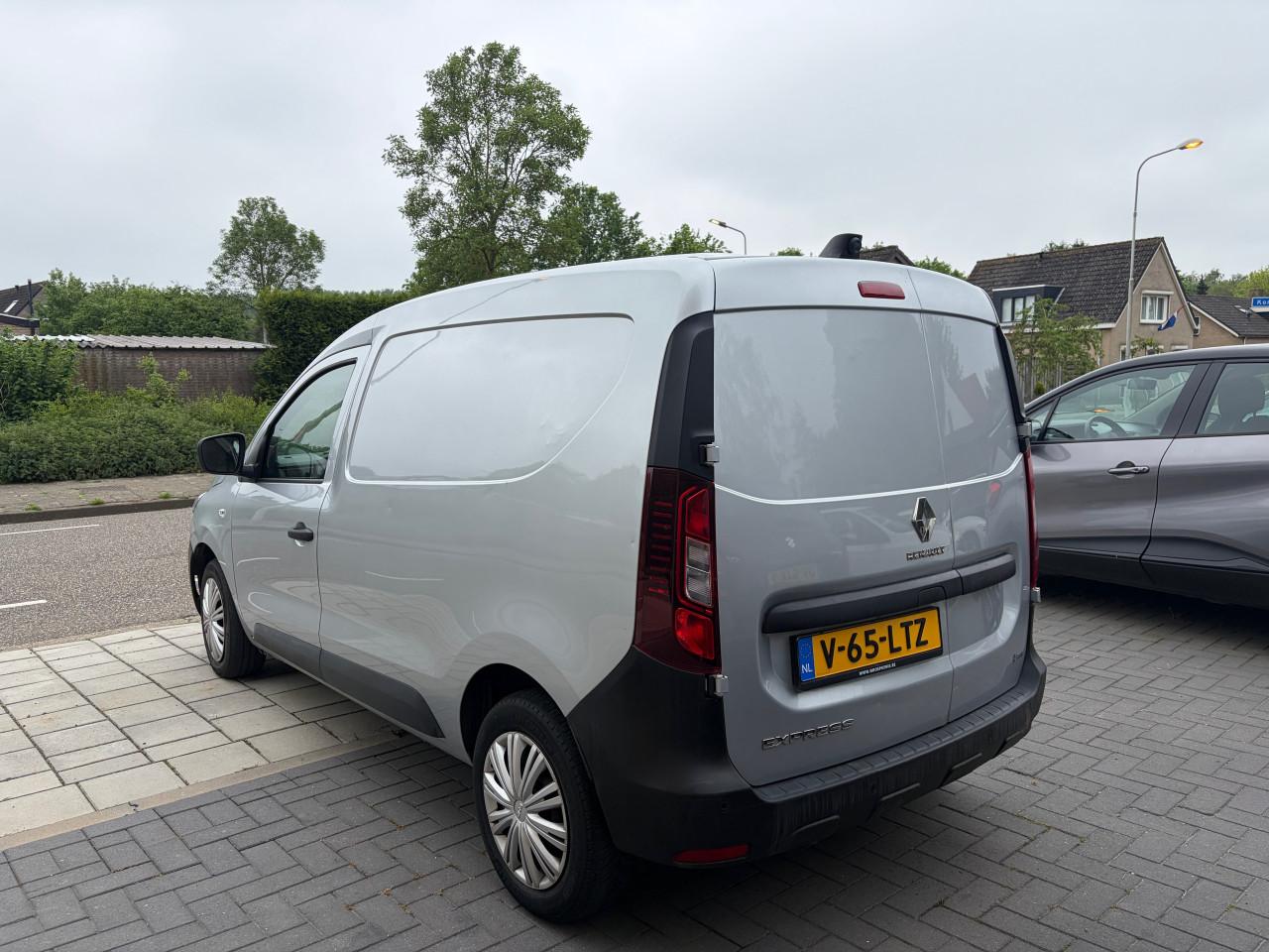 Airco/Navigatie/PDC Renault Express Van 1.3tce benzine