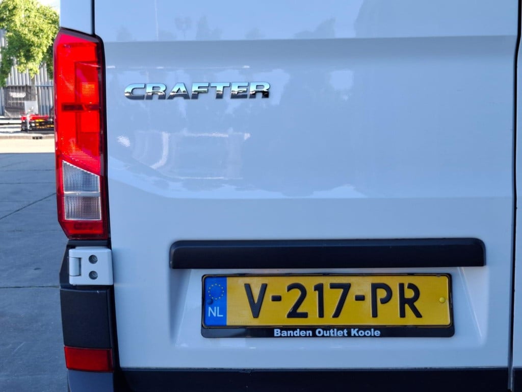 Volkswagen Crafter 35 2.0 tdi l3h3 highline airco / cruise controle / navi 