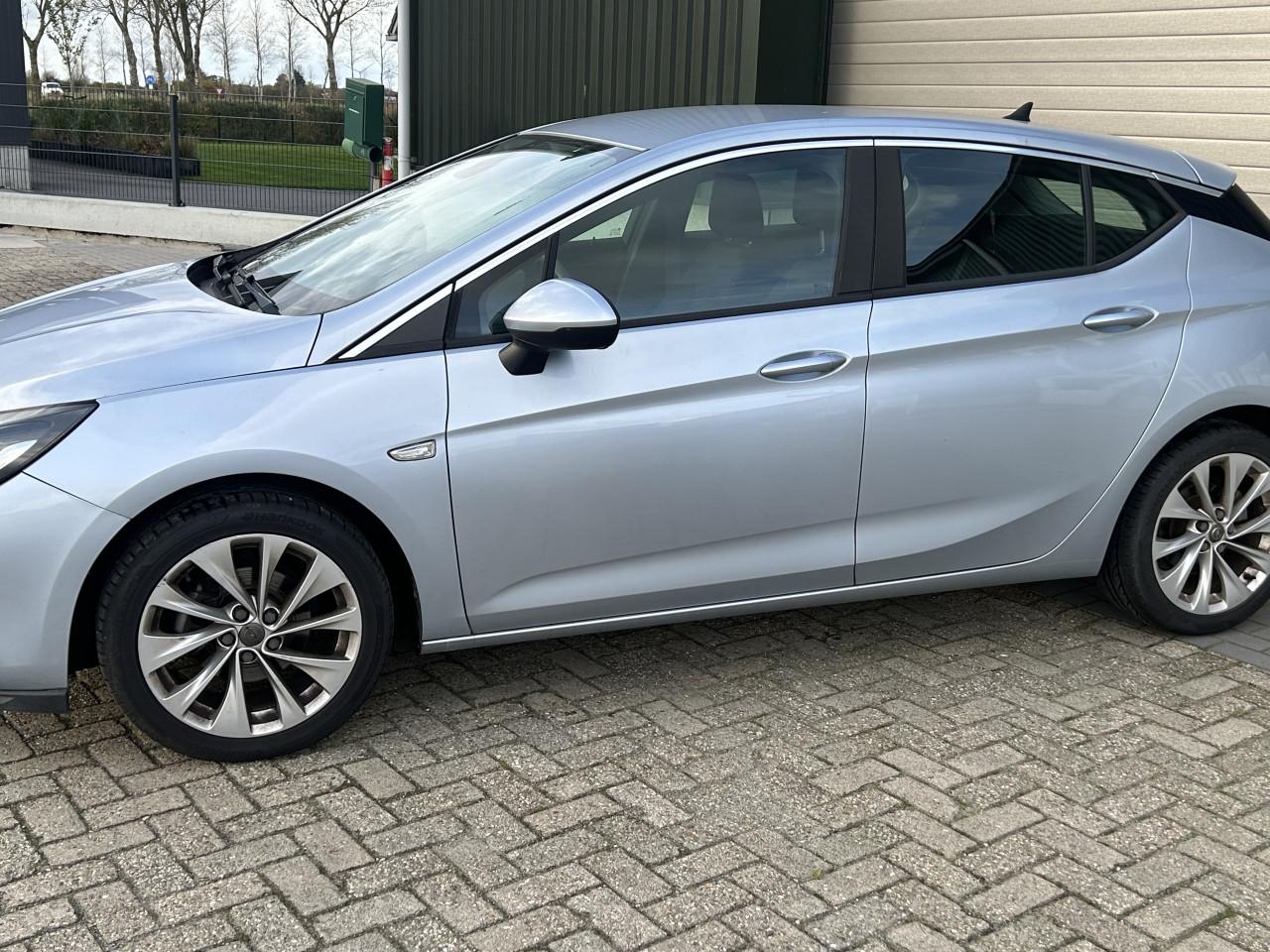 Opel Astra  2015 / 26000 Km /PDC /Airco
