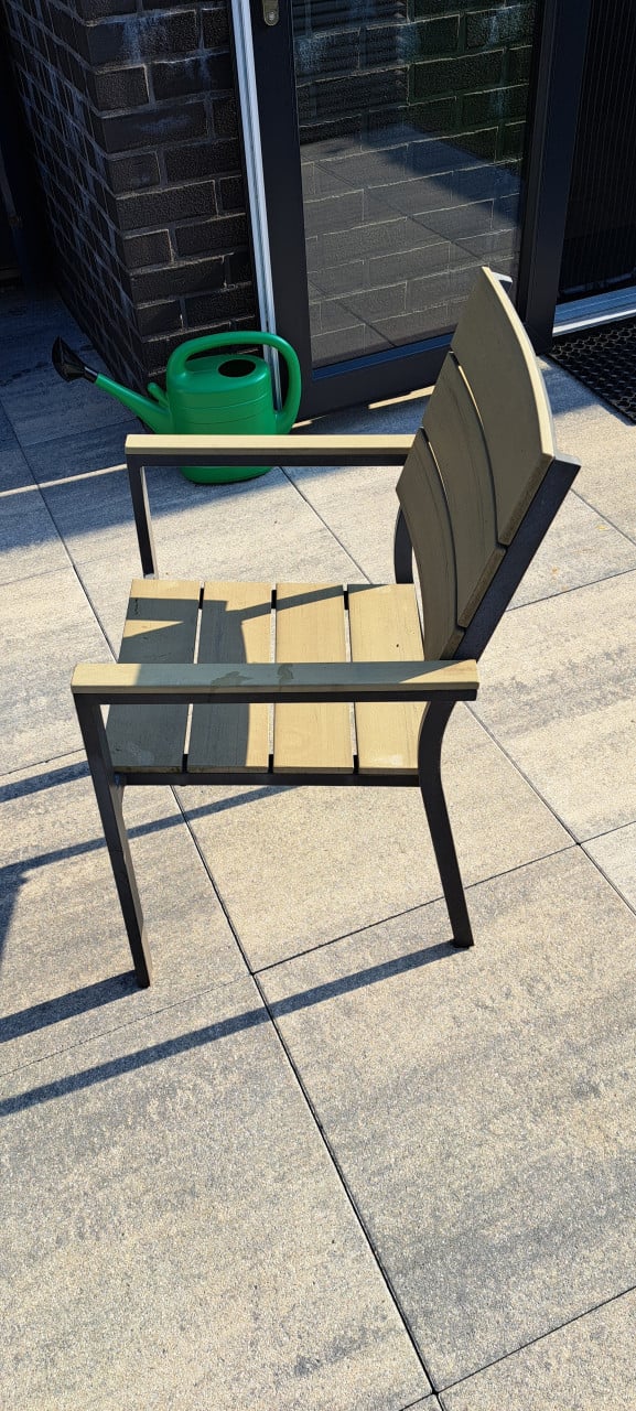 4 Tuinstoelen stapelbaar