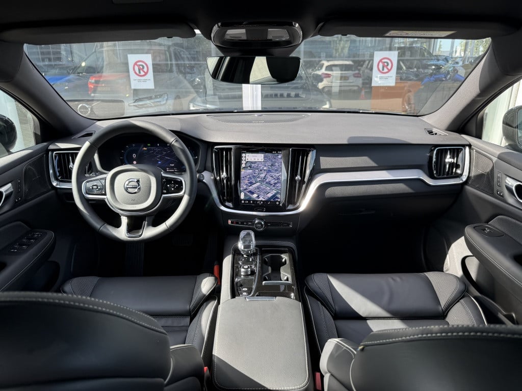 Volvo V60 t6 398pk recharge plus dark| adap.cruise| 360camera| trekaak