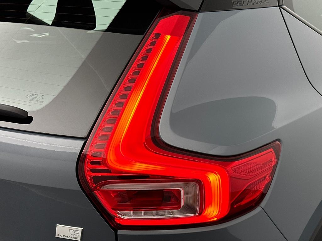 Volvo XC40 p8 408pk awd recharge r-design| pano| 360camera| h&k audio|