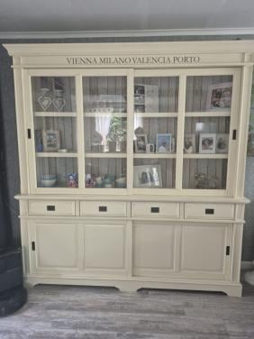 Groote kast te koop 216 br en 228 hoog