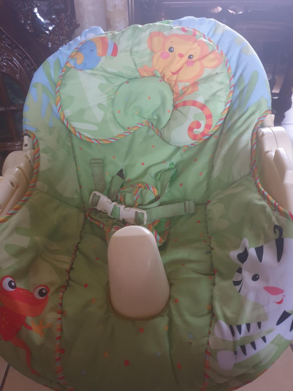 Baby spullen ,muziekstandaard met wipertje