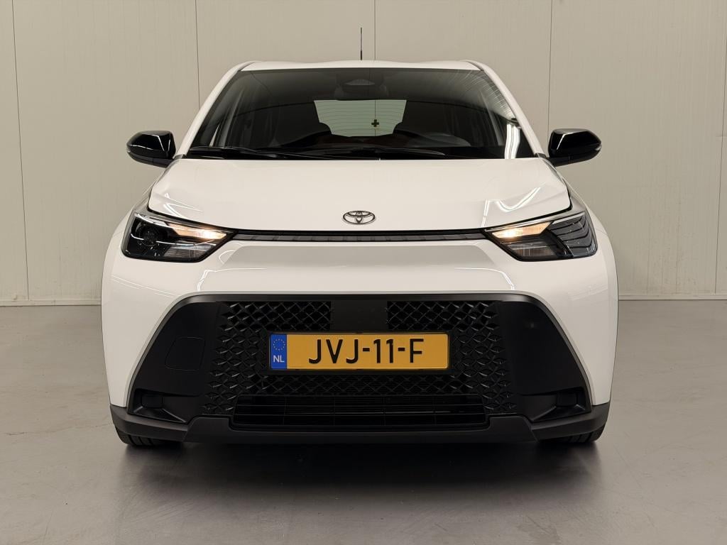 Toyota Aygo X hybrid 115 play