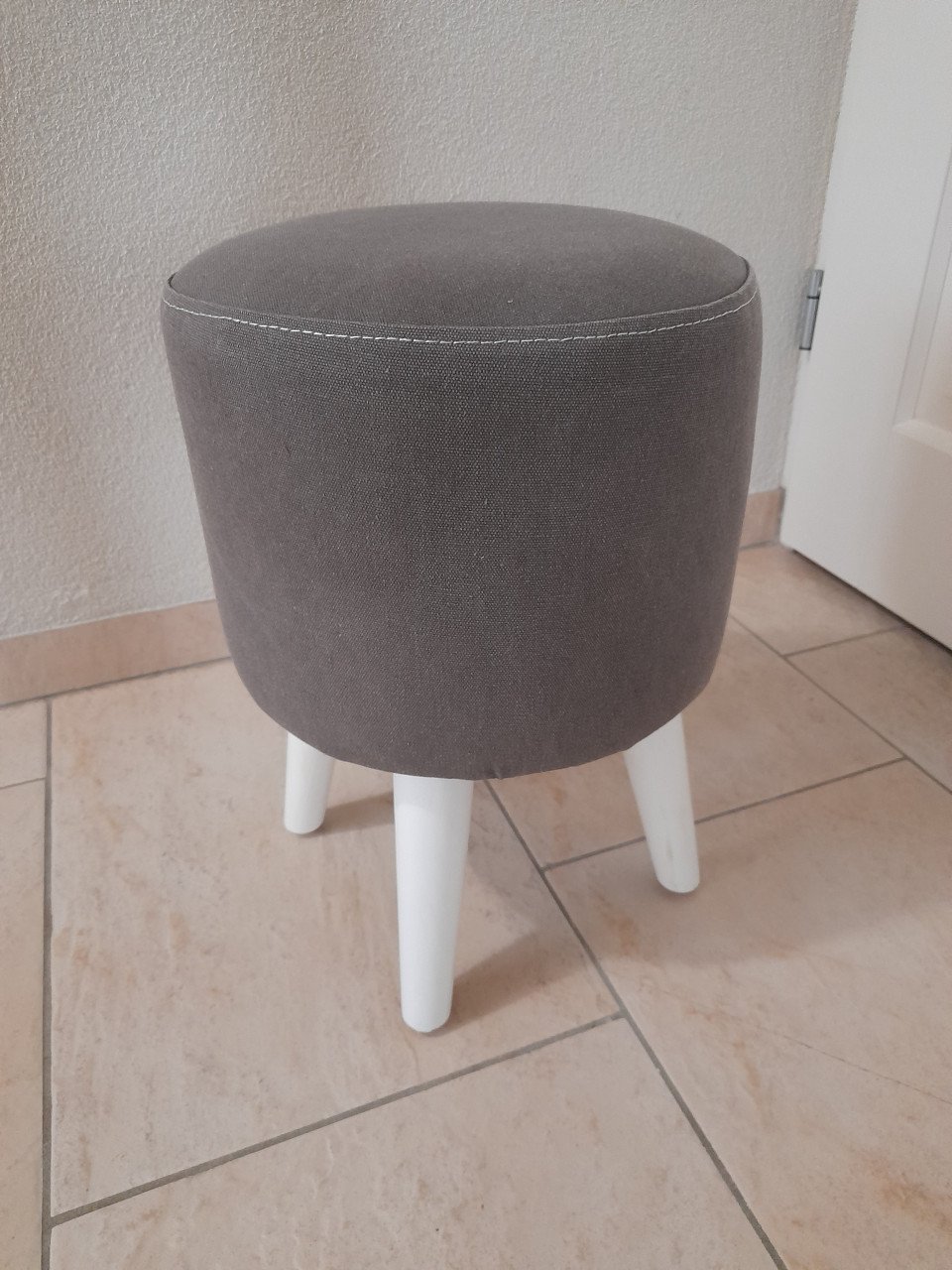 Leuke kruk / poef ( in goede nette staat) 30 x 42H