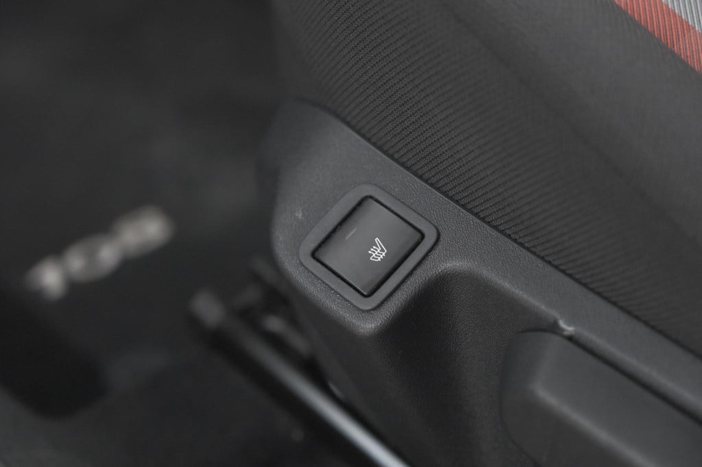 Peugeot 108 1.0 e-vti allure top! | elektrisch vouwdak | trekhaak | camera 