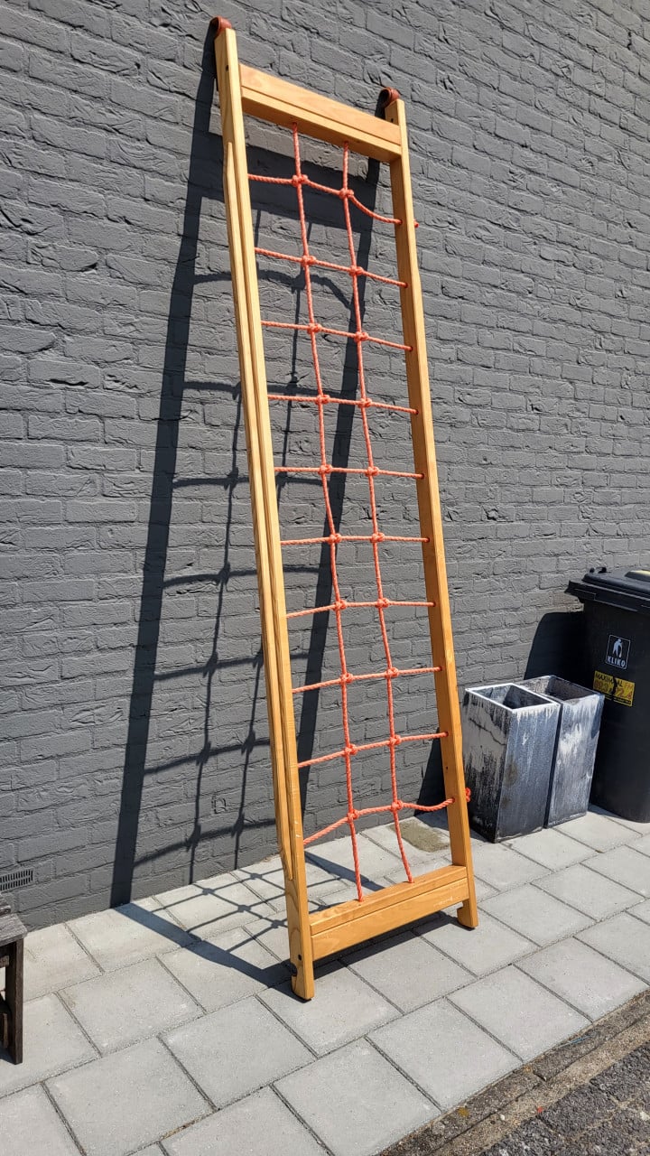 Klimrek met touwwerk