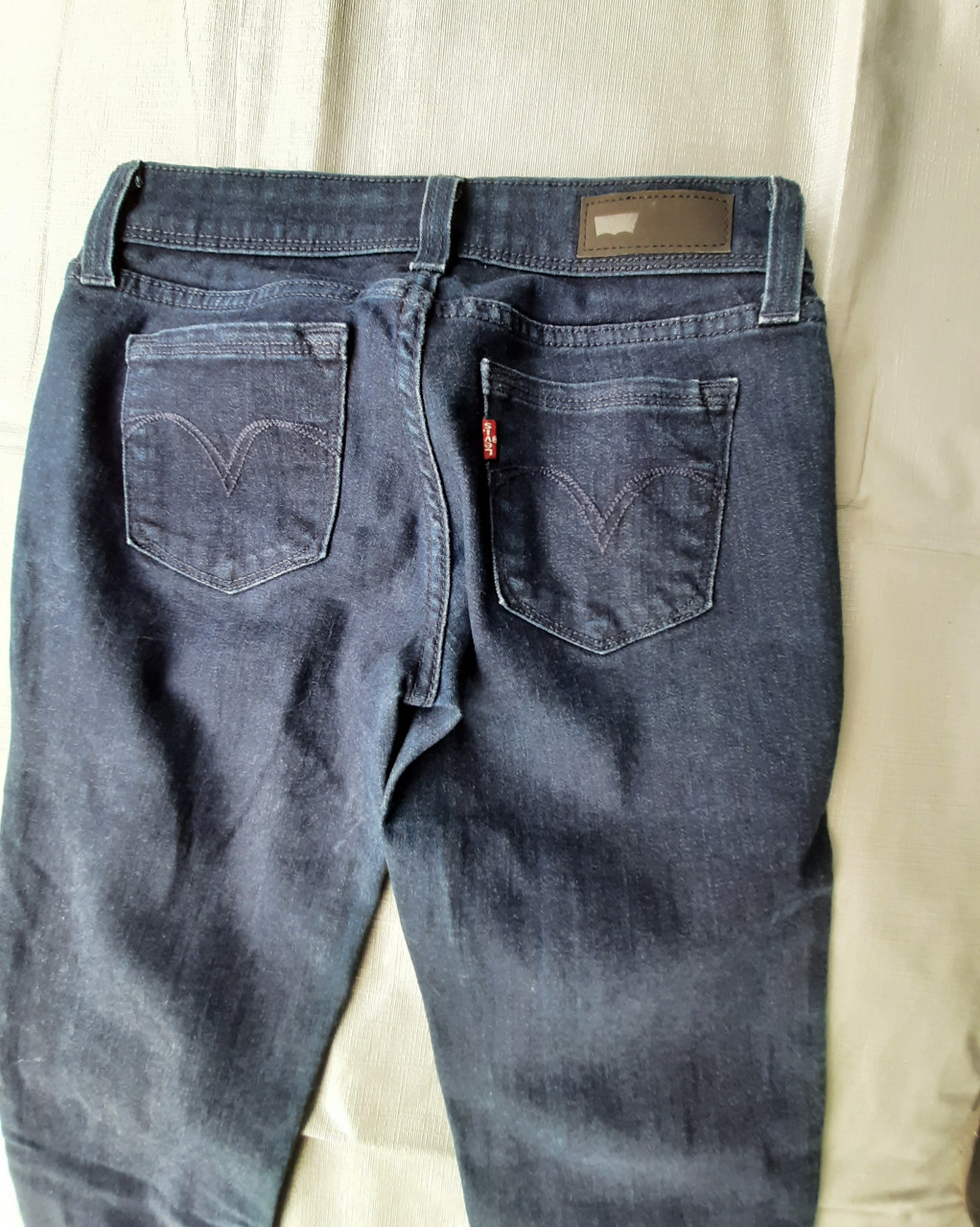 Levi's 24/32 low rise skinny jeans. Z.g.a.n