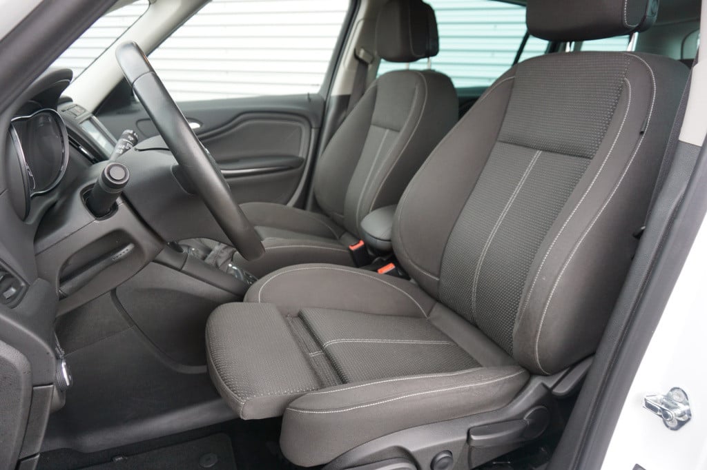 Opel Zafira 1.6 turbo business executive 7p. airco / navi / cruise / elektr